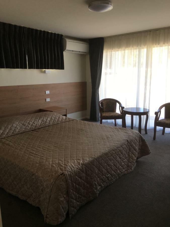 Rainbow Motel Kowen Экстерьер фото